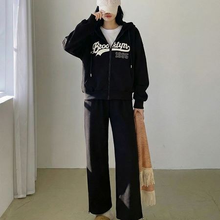 Dongdaemum Women’s One-Pieces, a testament to the elegance and quality of wholesale Korean fashion.