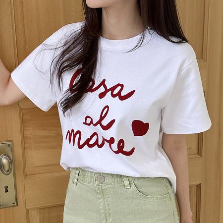 Dongdaemum Women’s Shirts, Tops & T-Shirts, a testament to the elegance and quality of wholesale Korean fashion.
