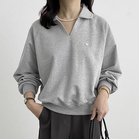 Dongdaemum Women’s Shirts, Tops & T-Shirts, a testament to the elegance and quality of wholesale Korean fashion.