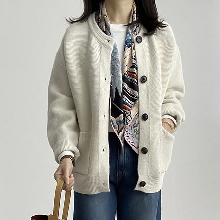 Dongdaemum Women’s Coats & Jackets, a testament to the elegance and quality of wholesale Korean fashion.