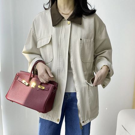 Dongdaemum Women’s Coats & Jackets, a testament to the elegance and quality of wholesale Korean fashion.