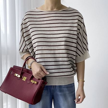 Dongdaemum Women’s Shirts, Tops & T-Shirts, a testament to the elegance and quality of wholesale Korean fashion.