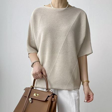 Dongdaemum Women’s Shirts, Tops & T-Shirts, a testament to the elegance and quality of wholesale Korean fashion.