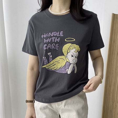 Dongdaemum Women’s Shirts, Tops & T-Shirts, a testament to the elegance and quality of wholesale Korean fashion.