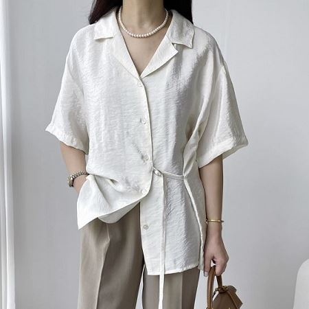 Dongdaemum Women’s Shirts, Tops & T-Shirts, a testament to the elegance and quality of wholesale Korean fashion.