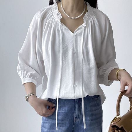 Dongdaemum Women’s Shirts, Tops & T-Shirts, a testament to the elegance and quality of wholesale Korean fashion.