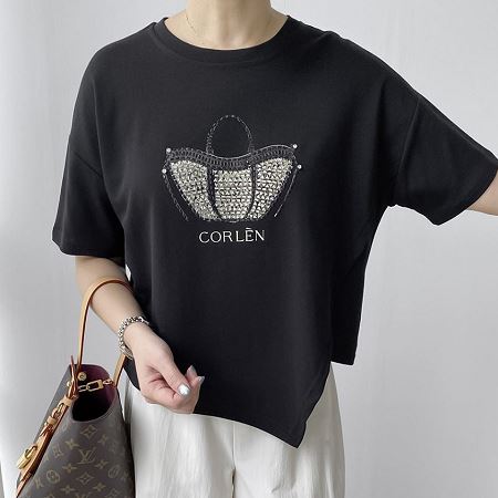 Dongdaemum Women’s Shirts, Tops & T-Shirts, a testament to the elegance and quality of wholesale Korean fashion.