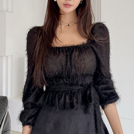 Dongdaemum Women’s Shirts, Tops & T-Shirts, a testament to the elegance and quality of wholesale Korean fashion.
