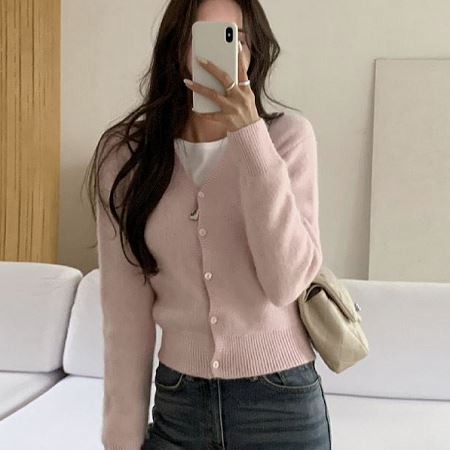 Dongdaemum Women’s Coats & Jackets, a testament to the elegance and quality of wholesale Korean fashion.