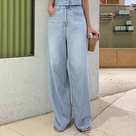 Dongdaemum Women’s Pants, a testament to the elegance and quality of wholesale Korean fashion.