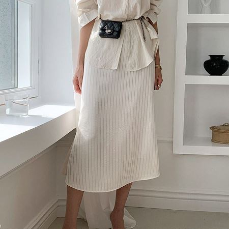 A collection of Dongdaemum Women’s Dresses, encapsulating the charm of Korean fashion.