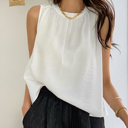 Dongdaemum Women’s Shirts, Tops & T-Shirts, a testament to the elegance and quality of wholesale Korean fashion.