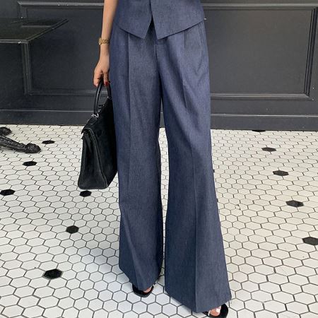 Dongdaemum Women’s Pants, a testament to the elegance and quality of wholesale Korean fashion.