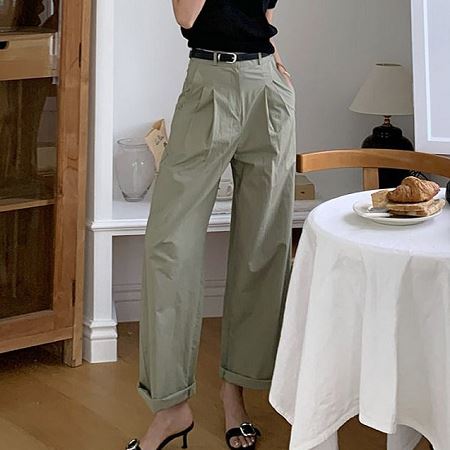 Dongdaemum Women’s Pants, a testament to the elegance and quality of wholesale Korean fashion.