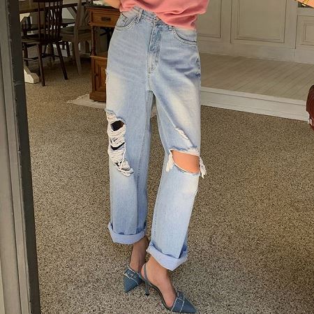 An array of Dongdaemum Women’s Pants, embodying the versatility of Korean fashion.