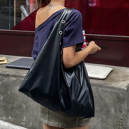 A collection of Dongdaemum Women’s Handbags, Wallets & Cases, showcasing the elegance of Korean fashion.