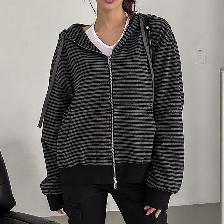 A variety of Dongdaemum Women’s Coats & Jackets, reflecting the sophistication of Korean fashion.