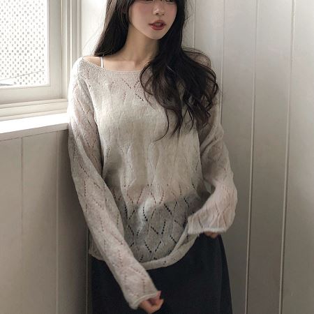 Dongdaemum Women’s Shirts, Tops & T-Shirts, a testament to the elegance and quality of wholesale Korean fashion.