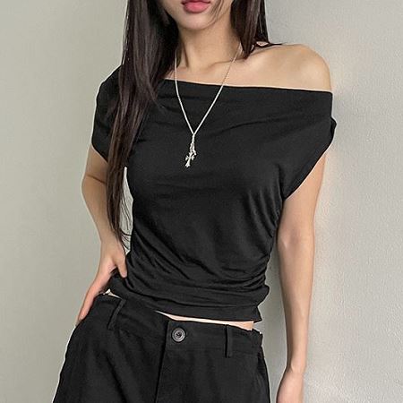 Dongdaemum Women’s Shirts, Tops & T-Shirts, a testament to the elegance and quality of wholesale Korean fashion.