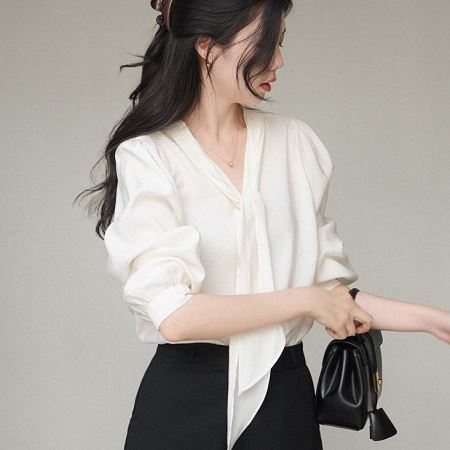 Dongdaemum Women’s Shirts, Tops & T-Shirts, a testament to the elegance and quality of wholesale Korean fashion.