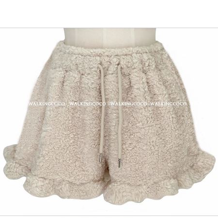 Dongdaemum Women’s Pants, a testament to the elegance and quality of wholesale Korean fashion.