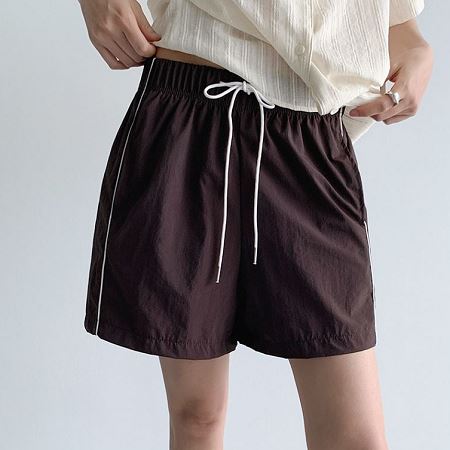 Dongdaemum Women’s Pants, a testament to the elegance and quality of wholesale Korean fashion.
