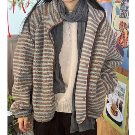 Dongdaemum Women’s Coats & Jackets, a testament to the elegance and quality of wholesale Korean fashion.