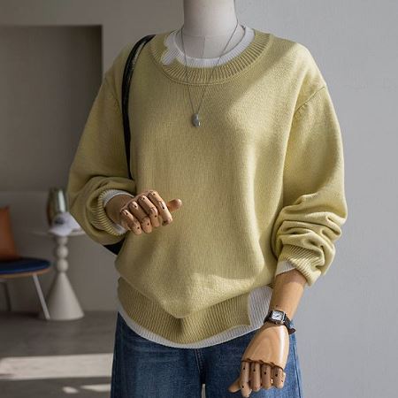Dongdaemum Women’s Shirts, Tops & T-Shirts, a testament to the elegance and quality of wholesale Korean fashion.