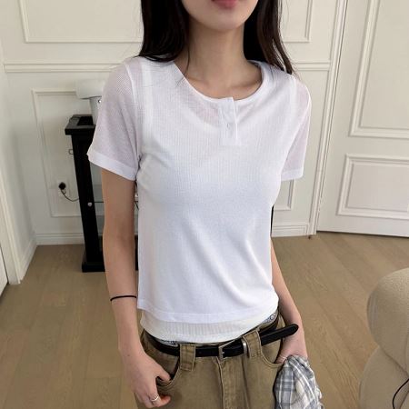 Dongdaemum Women’s Shirts, Tops & T-Shirts, a testament to the elegance and quality of wholesale Korean fashion.