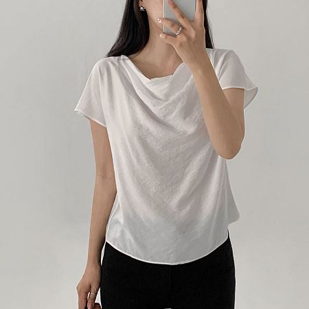 Dongdaemum Women’s Shirts, Tops & T-Shirts, a testament to the elegance and quality of wholesale Korean fashion.