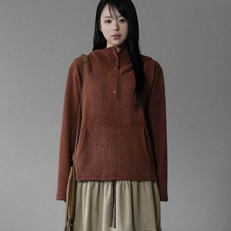 Dongdaemum Women’s Shirts, Tops & T-Shirts, a testament to the elegance and quality of wholesale Korean fashion.