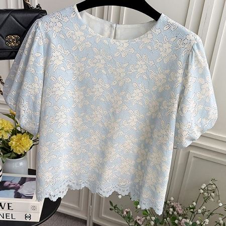 Dongdaemum Women’s Shirts, Tops & T-Shirts, a testament to the elegance and quality of wholesale Korean fashion.