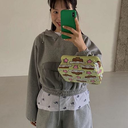 Dongdaemum Women’s Shirts, Tops & T-Shirts, a testament to the elegance and quality of wholesale Korean fashion.