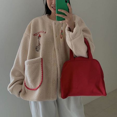 Dongdaemum Women’s Coats & Jackets, a testament to the elegance and quality of wholesale Korean fashion.