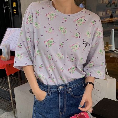 Dongdaemum Women’s Shirts, Tops & T-Shirts, a testament to the elegance and quality of wholesale Korean fashion.