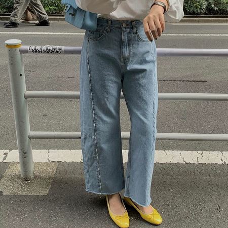 Dongdaemum Women’s Pants, a testament to the elegance and quality of wholesale Korean fashion.