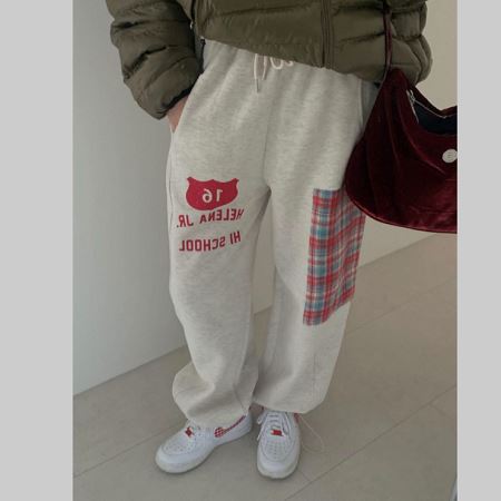 Dongdaemum Women’s Pants, a testament to the elegance and quality of wholesale Korean fashion.