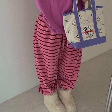 Dongdaemum Women’s Pants, a testament to the elegance and quality of wholesale Korean fashion.