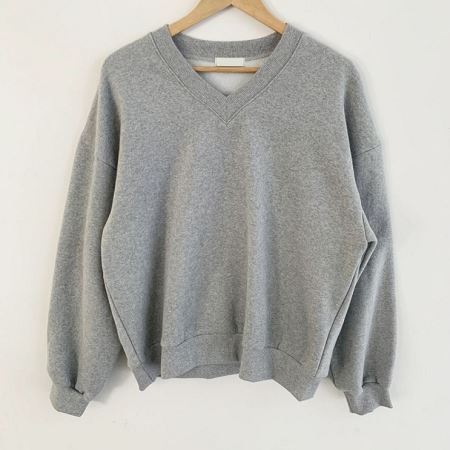 Dongdaemum Women’s Shirts, Tops & T-Shirts, a testament to the elegance and quality of wholesale Korean fashion.