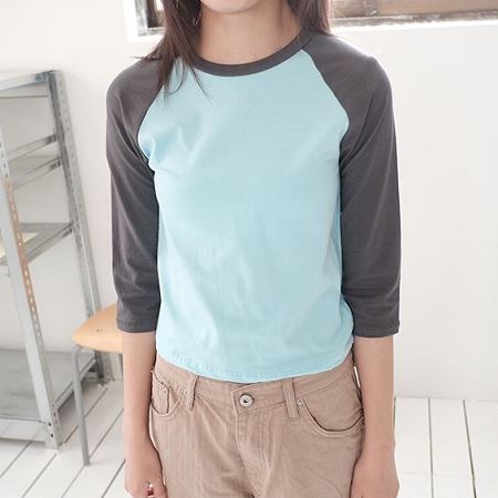 Dongdaemum Women’s Shirts, Tops & T-Shirts, a testament to the elegance and quality of wholesale Korean fashion.
