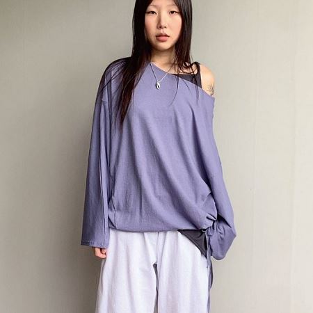 Dongdaemum Women’s Shirts, Tops & T-Shirts, a testament to the elegance and quality of wholesale Korean fashion.