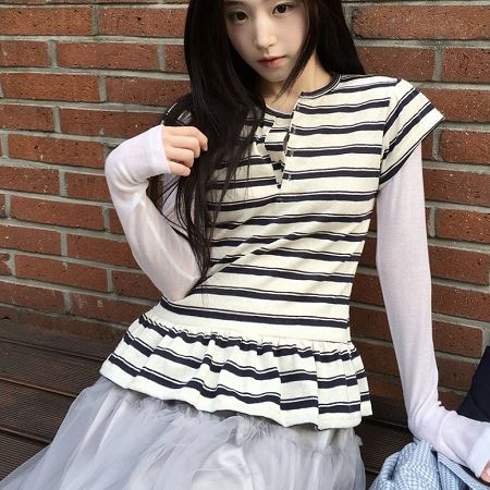 Dongdaemum Women’s Shirts, Tops & T-Shirts, a testament to the elegance and quality of wholesale Korean fashion.