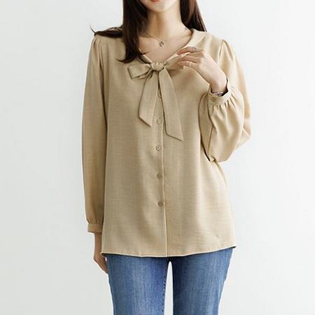 Dongdaemum Women’s Shirts, Tops & T-Shirts, a testament to the elegance and quality of wholesale Korean fashion.