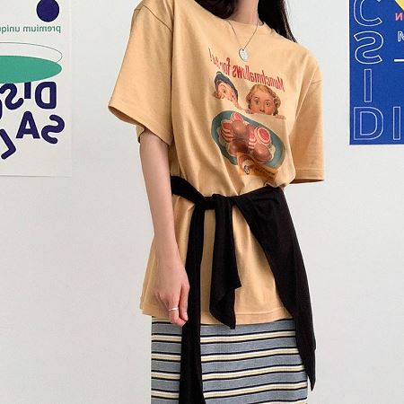 Dongdaemum Women’s Shirts, Tops & T-Shirts, a testament to the elegance and quality of wholesale Korean fashion.