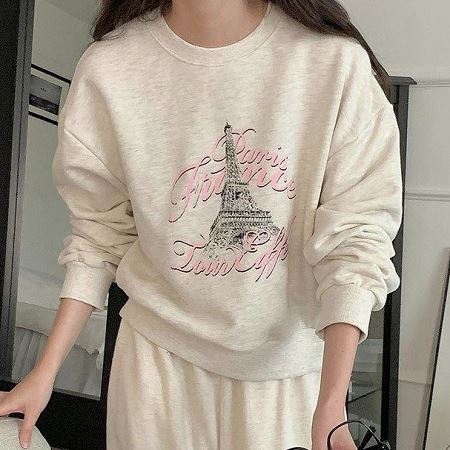 Dongdaemum Women’s Shirts, Tops & T-Shirts, a testament to the elegance and quality of wholesale Korean fashion.