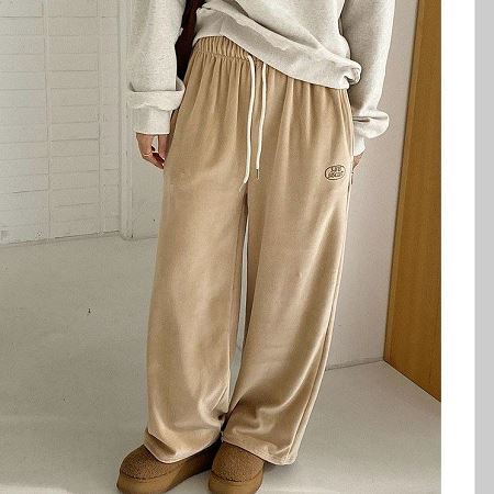 Dongdaemum Women’s Pants, a testament to the elegance and quality of wholesale Korean fashion.