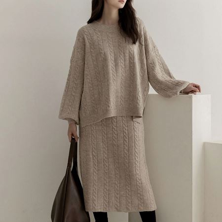 Dongdaemum Women’s One-Pieces, a testament to the elegance and quality of wholesale Korean fashion.