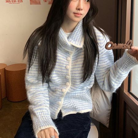 Dongdaemum Women’s Coats & Jackets, a testament to the elegance and quality of wholesale Korean fashion.