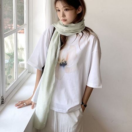 Dongdaemum Women’s Shirts, Tops & T-Shirts, a testament to the elegance and quality of wholesale Korean fashion.