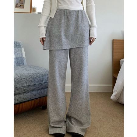 Dongdaemum Women’s Pants, a testament to the elegance and quality of wholesale Korean fashion.